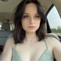 Isabella Dobson's Instagram, Twitter & Facebook