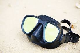 Important Things Every Diver Needs To Know About Scuba Masks Scuba Diving Diver