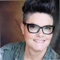 Lorie Lyons's Instagram, Twitter & Facebook