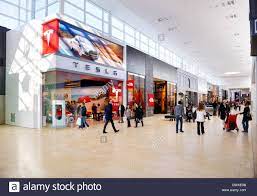 Tesla Store Stockfotos Und Bilder Kaufen Alamy