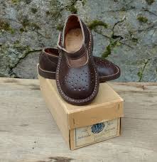 Etat neuf, paire de chaussures d'été, sandales en cuir pointure 44, années 50, paire de bottes de saut à jambière arcus cuir brun, paire de brodequins. Chaussures Bebe Cuir Marron Annee 50 Luckyfind