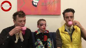 Résultat de recherche d'images pour "desmond is amazing"