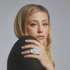The news comes about a month after her split from cole sprouse. Lili Reinhart Lilireinhart Twitter