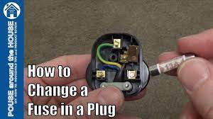 How do i change a fuse in a plug? How To Change A Fuse In A Plug Replace A 3 Pin Plug Fuse Youtube