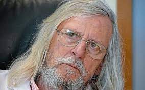 Une barbe et des cheveux blancs coupés court. Coronavirus Le Professeur Raoult L Homme Qui Embarrasse Le Gouvernement Le Parisien