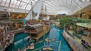 A Guide To West Edmonton Mall Http Www Srjnews Com A Guide To West Edmonton Mall 7896 Indoor Amusement Parks Water Park Quebec City Winter