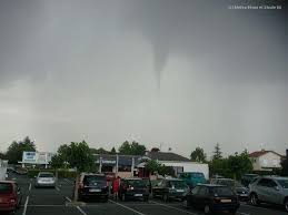 L'épidémie d'influenza aviaire est hors de contrôle dans les landes notamment. Tornade Dans Les Pyrenees Atlantiques Le 25 Juin 2014 Pres De Pau Keraunos