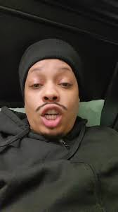 😂😂 looking just like Chris Beige.. all I can see is that interview where  Chris was imitating Trey for like 5 min 😂😂😂 ok I'm going to bed