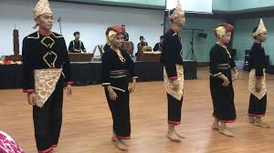 Kuda kepang ialah sejenis tarian yang mengikut hikayat johor serta pahang, tun zainal abidin datang ke pattani setelah paduka raja laksamana wan abdul rahman. Permasa Um Tarian Titikas Suku Kaum Sungai Negeri Facebook