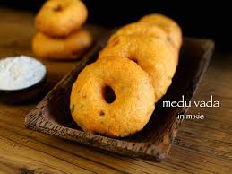 Medu Vada Recipe In Mixie Uddina Vada Medhu Vadai Ulundu Vadai Recipe Medu Vada Recipe Recipes Indian Breakfast