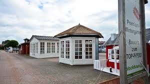 Fruhjahrsschau In Unserer Blockhaus Ausstellung Dr Jeschke Haus Blockhaus Gartenhaus