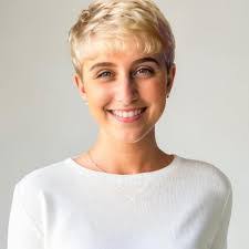 Shelby Roach's Instagram, Twitter & Facebook