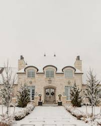 Holiday Hosting At Home 6 Christmas Tables Decor Recipes And More French Country Christmas French Country Decorating French Country Bedrooms