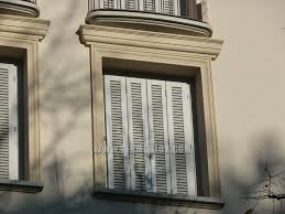 I profili della linea superior sono realizzati in speciale cemento al quarzo fibrato, ideale per la decorazione di facciate esterne ed. Cornici In Polistirolo Per Finestre E Fasce Marcapiano In Eps