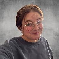 Nikki Irvin's Instagram, Twitter & Facebook