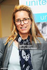 32 Photos & High Res Pictures