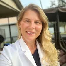 Beth Robin's Instagram, Twitter & Facebook