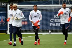 Donnarumma is represented by mino raiola, who is not. Donnarumma Hopes Move To Psg Will Make Him Stronger France 24
