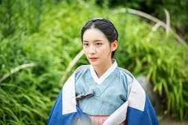 Mbc broadcast period seo young joo as lee seung hoon fabien as dominique/jean baptiste barthélemy kim myung soo as so baek sun yoon jong hoon as lee. Lee Ji Hoon Has Drastically Different Encounters With Shin Se Kyung And Park Ji Hyun In Rookie Historian Goo Hae Ryung Soompi