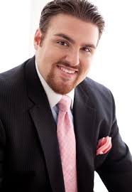 Casey Candebat, tenor