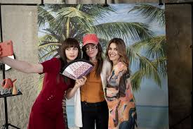 Csobot Adél az influenszerkedést plusz feladatnak, és nem célnak tekinti -  Glamour