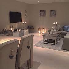 Salon ouvert sur la cuisine idees d amenagement cote maison. Epingle Par Nadja Sur Home Decor Salle A Manger Romantique Deco Salle A Manger Deco Salon