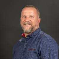 5 "László Éles" profiles