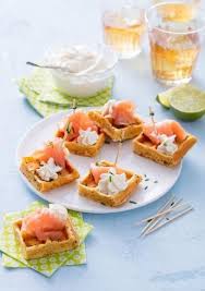 Recette Mini Gaufres Au Saumon Fume Et Leur Chantilly Au Citron Vert En Video Recette Saumon Fume Recettes De Cuisine Alimentation