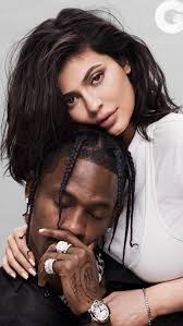 Kisah Cinta Romantis Kylie Jenner dan Travis Scott di Cover Pertamanya