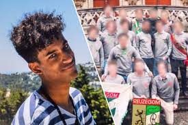 On friday, the eighteen suspects, all former members of reuzegom, were to appear in court. Affaire Sanda Dia Les 18 Membres Du Cercle Estudiantin Reuzegom Renvoyes Devant Le Tribunal Correctionnel Belgique 7sur7 Be