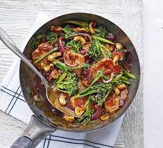 Sichuan Pork Broccoli Cashew Stir Fry Recipe Bbc Good Food Recipes Recipes Pork Fillet