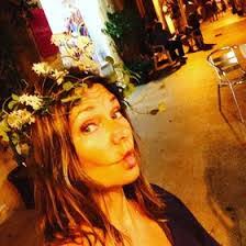 Amanda Kingman's Instagram, Twitter & Facebook