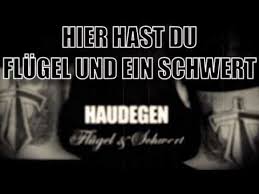 Don 39 T Own The Song Amp Photos That Have Been Used In Order To Make This Video One Day In The Year Of The Fox Came A Time Haudegen Schwert Beste Musik