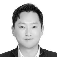 Sean Pak's Instagram, Twitter & Facebook