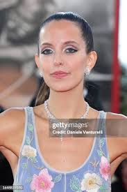 11,858 Red Diamond Necklace Stock Photos, High-Res Pictures, and Images