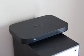 Un giorno sky ti chiamerà al telefono, ti farà accendere i decoder, ti farà leggere due numeri che invierà in quel momento sui decoder e tu dovrai dirgli immediatamente quali numeri appaiono a schermo per dimostrare che hai i. Sky Q Tutto Quello Che C E Da Sapere Recensione Pcgenius