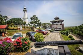 Peristiwa tersebut terjadi pada 17 ramadhan, 13 tahun sebelum hijriyah. 9 Destinasi Warisan Sejarah Di Negeri Selangor Wajib Singgah Sempena Bulan Kemerdekaan Hari Malaysia Libur