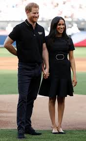 «final update on meghan's new ring and the update to her engagement ring. Meghan Markle Just Changed Her Engagement Ring Setting And You Can Too Weddingbells
