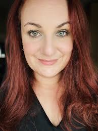 Are my eyes green and blue or green and hazel? : r/heterochromia