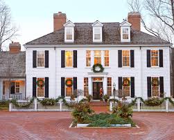 See more ideas about colonial decor, country decor, primitive homes. Colonial Christmas Decor Ideas Midwest Living