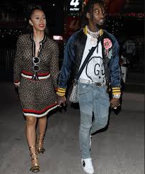 Cardi B S Boyfriend Offset Caught On Camera Giving Her Some Hand Action Inside A Club Cardi B Cardi B Photos Cardi B Pics