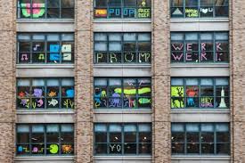 Two Buildings On Canal Street Are Waging A Post It War In Their Windows Post It Art War New York Buildings