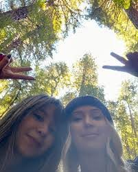 Lauren Isom's Instagram, Twitter & Facebook