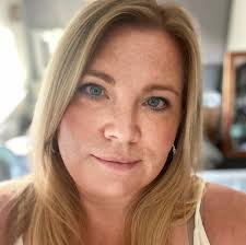 Hi My daughter is moving in endcliffe She has an ensuite room and shared  kitchen with 10 others Is she allowed a mini fridge in her room ??? Will be  hard to