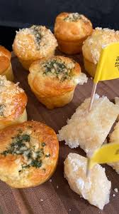 3 197 Mentions J Aime 44 Commentaires Herve Cuisine Officiel Hervecuisine Sur Instagram Ideal Pour L Aperitif Original Ces In 2021 Food Breakfast Muffin