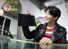 Even His Reflection In The Mirror Is Perfect Omg Boy Groups Yg Entertainment My Boyfriend