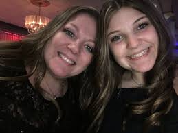 10 Uncanny Mom-Daughter Lookalikes From Long Island