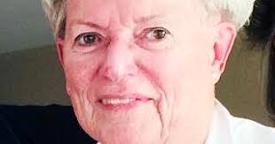 Maureen Saunders's Instagram, Twitter & Facebook