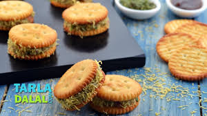 77) english digital ameiro biscuit (susuanpan) tanjoubi ni doutei sotsugyou dekita. à¤¸ à¤Ÿà¤« à¤¡ à¤® à¤¨ à¤• à¤¬ à¤¸ à¤• à¤Ÿ à¤¸ à¤µ à¤ª à¤° Stuffed Monaco Biscuit Sev Puri By Tarla Dalal Youtube