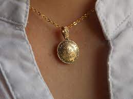 Woman Of Valor Pendant Kabbalah Necklace Gold Coin Pendant Etsy Coin Pendant Pendant Gold Coins